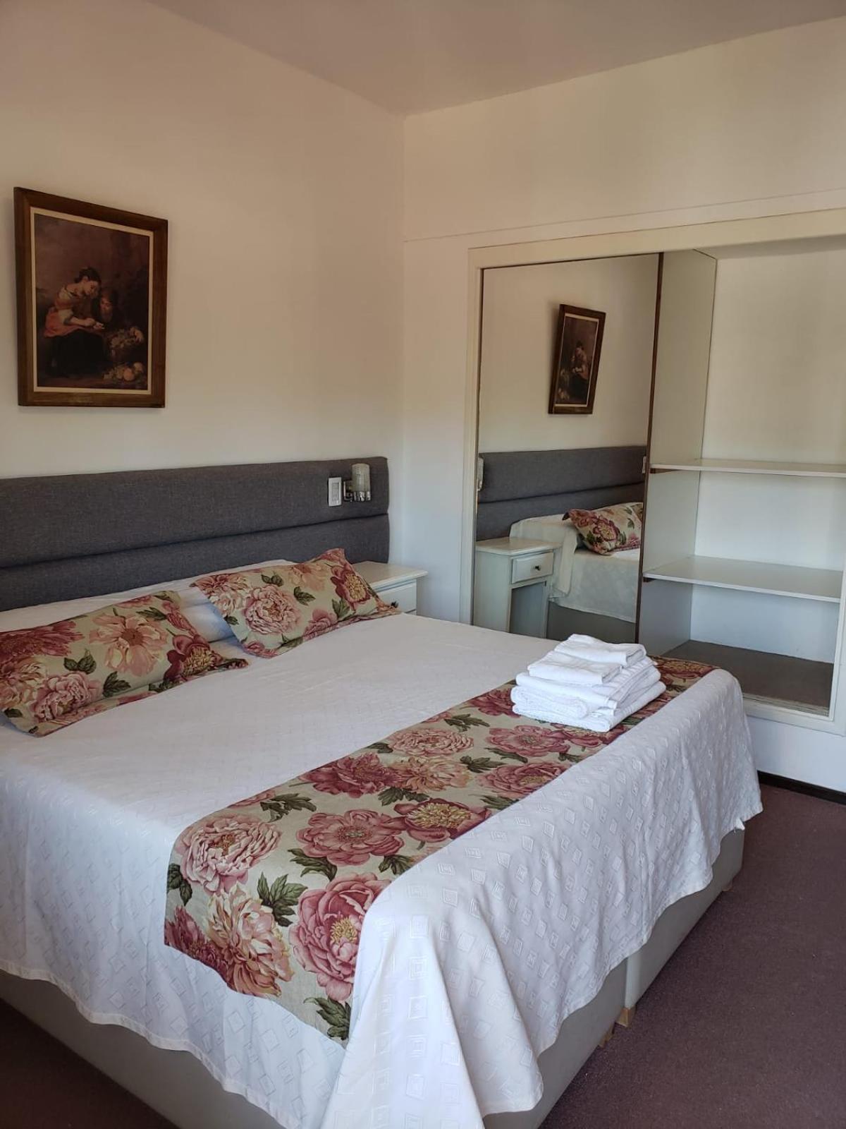 Hotel Edelweiss Villa General Belgrano Exteriör bild